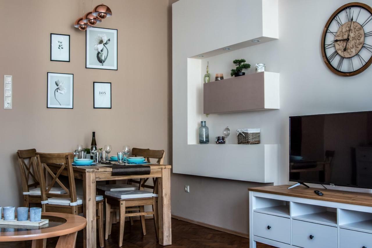 Hangulat Apartman Apartment Miskolc Bagian luar foto